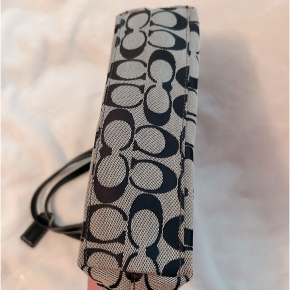 EUC Coach F44610 signature top handle handbag in gray color combo π€π©Ά - Picture 7 of 7